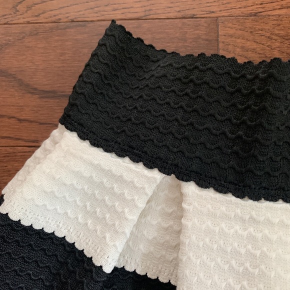 High waisted black and white stripped skirt - Picture 2 of 5